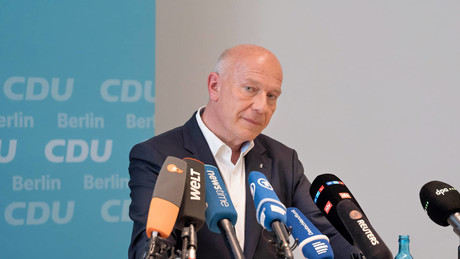 Berlins Lügen-Wegner: Am Sitz kleben bringt ihm eine Viertelmillion