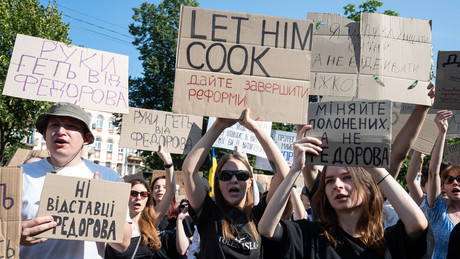 Liveticker Ukraine-Krieg – Proteste gegen Regierungsumbildung in Kiew: "Bring Fjodorow zurück"