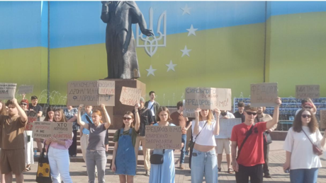 Ukraine: Landesweite Proteste gegen Entlassung des Verteidigungsministers Fjodorow