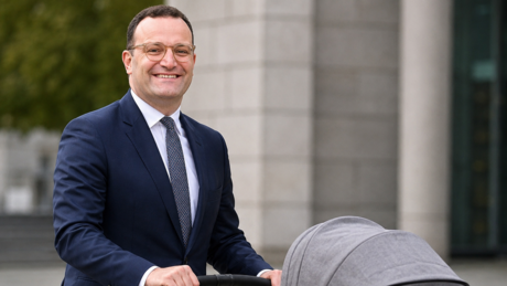 Jens Spahn hat sich ein Kind über eine Leihmutter besorgt und über deutsches Recht hinweggesetzt