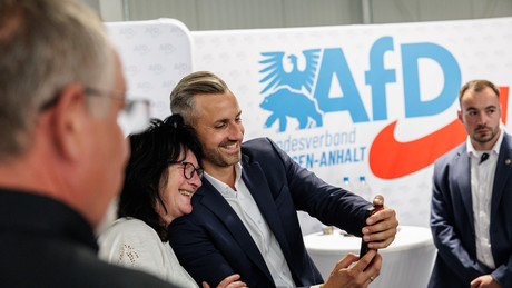 Umfrage zur Brandmauer: Ost und West driften bei der AfD-Frage auseinander