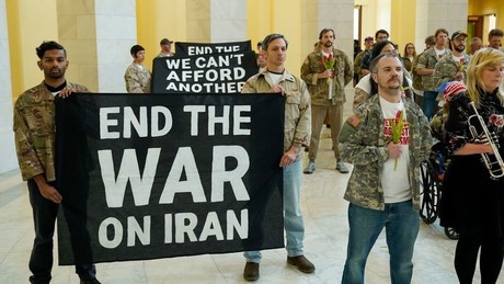US-Senat stärkt Trump: Freie Hand im Iran-Krieg?