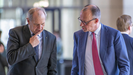 Merz müht sich mit einem neuen Kabinett
