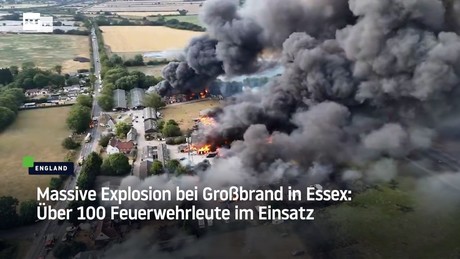 Massive Explosion bei Großbrand in Essex: Über 100 Feuerwehrleute im Einsatz