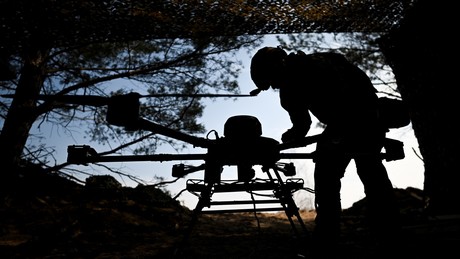 Liveticker Ukraine-Krieg: Kiew setzt Jugendliche als Drohnenpiloten ein