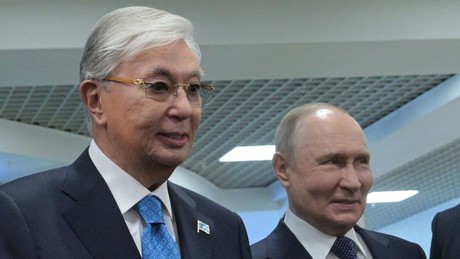 Gipfel in Omsk: Tokajew schlägt Putin Einfrieren des Ukraine-Konflikts vor
