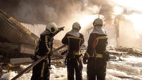 Liveticker Ukraine-Krieg: Russland greift Rüstungswerke in Kiew an