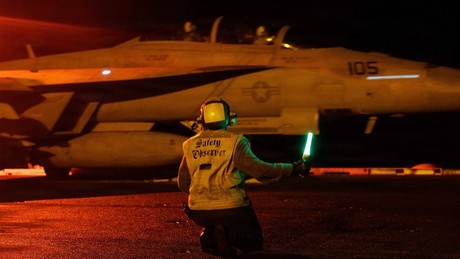 US-saudische Attacken auf Ziele im Irak – Iranische Angriffe auf Jordanien