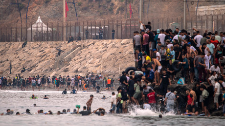 Truppen nach Ceuta – Spanien und Marokko versuchen, Migranten-Ansturm zu bewältigen