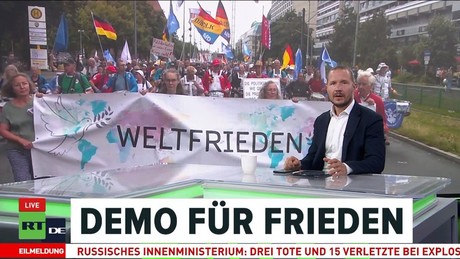 Friedensbewegung am Brandenburger Tor fordert stopp aller Rüstungsexporte