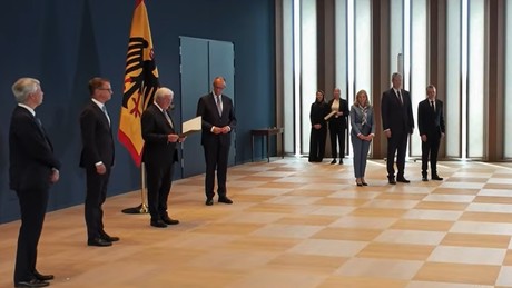 Staatsrechtler: Merz verstößt mit Ministervereidigung gegen Verfassungsrecht