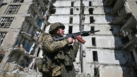 Liveticker Ukraine-Krieg: Russische Streitkräfte befreien zwei Ortschaften