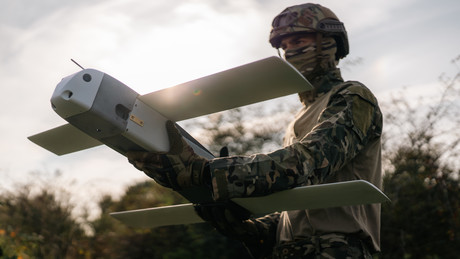 Medien: Frankreich bindet Automobilindustrie in Produktion von Militärdrohnen ein