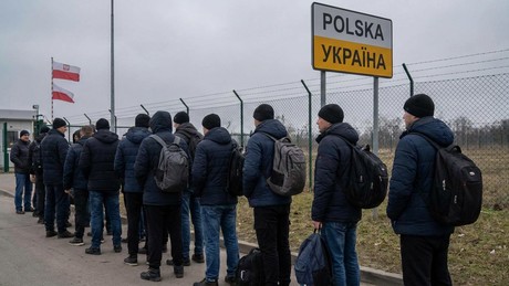 Front oder Armut: EU stellt ukrainische Wehrdienstverweigerer vor die Wahl