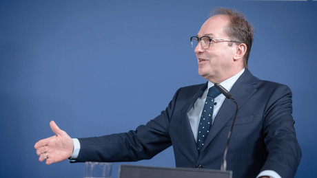 Die Büchse der Pandora: Dobrindt entfesselt die deutschen Geheimdienste