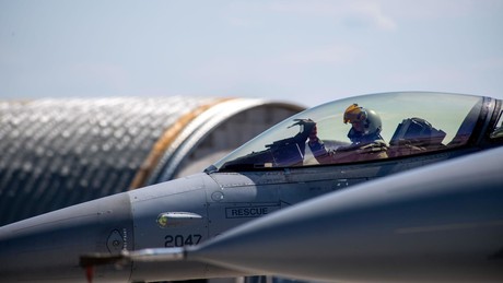 Liveticker Ukraine-Krieg: NATO-Kampfjet schießt Drohne über Rumänien ab