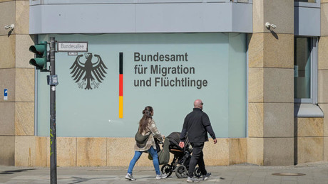 Kein Fluchtgrund mehr: Viele Syrer verlieren Schutzstatus – Linke fordert dauerhaftes Bleiberecht