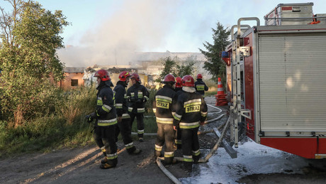 Polen: Eine Holzkirche aus dem 17. Jahrhundert durch Feuer zerstört