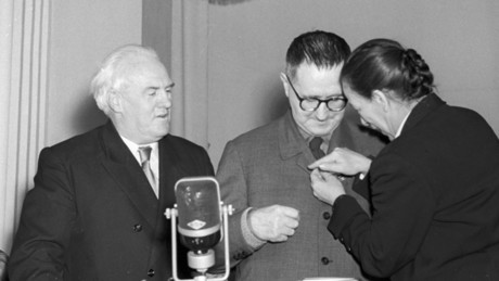 t-online missbraucht vor 70 Jahren verstorbenen Brecht als Scharfmacher gegen Russland