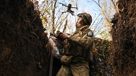 Liveticker Ukraine-Krieg: Drohnen zerstören Fahrzeuge im ukrainischen Hinterland bei Kramatorsk