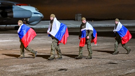 Liveticker Ukraine-Krieg – Gefangenenaustausch: 103 russische Soldaten kehren in die Heimat zurück