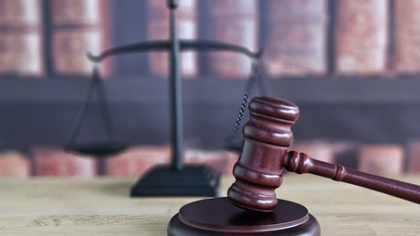 Leserbriefe an RT DE: "Es reicht nicht im Recht zu sein, man muss auch mit der Justiz rechnen"