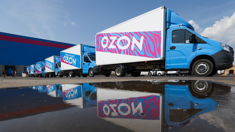 Liveticker Ukraine-Krieg: Ukrainische Drohnen setzen erstmals Ozon-Logistikzentrum in Brand