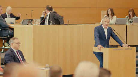Voigt bleibt - AfD scheitert erneut mit Misstrauensvotum in Thüringen