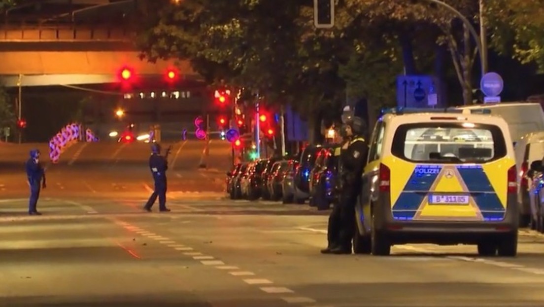 Berlin: Nach Messergewalt unter rivalisierenden Banden Schüsse direkt vor Polizeiwache