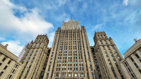 Russisches Außenministerium: Warnung an Ausländer, Kiew zu verlassen, bleibt aktuell