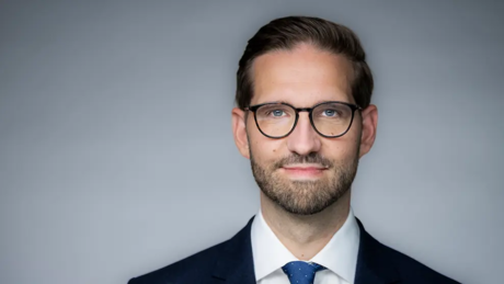 Regierungsamtlich "attribuiert" heißt: Vertrau mir, Bruder!