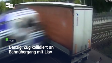 Danzig: Zug kollidiert an Bahnübergang mit Lkw