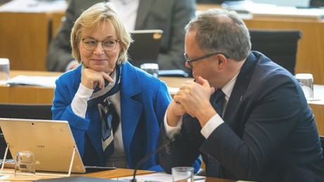 Machterhalt in Thüringen: Voigt und Wolf erklären Fortsetzung des "3-plus-1-Formats"