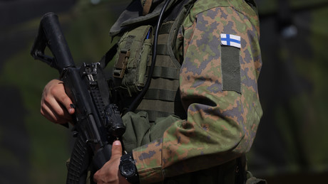 Finnland rüstet weiter auf – Verteidigungsbudget 2027 soll auf 2,6 Prozent des BIP steigen