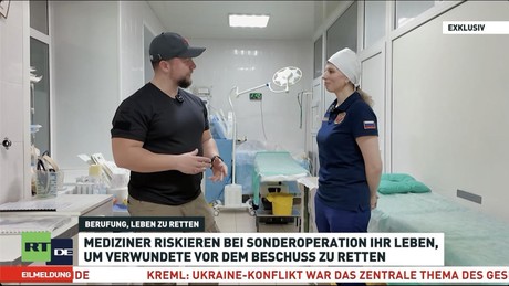 RT DE-Exklusiv: Leben retten unter Beschuss – Militärmedizinerin erzählt von ihrem Einsatz