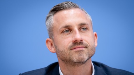 BRD-Mainstream über Siegmunds Pläne nach AfD-Wahlsieg erschüttert: "Medienstaatsvertrag kündigen"