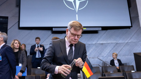 "Muss das deutschen Steuerzahlern erklären": Wadephul fordert mehr Rüstungsaufträge von Kiew