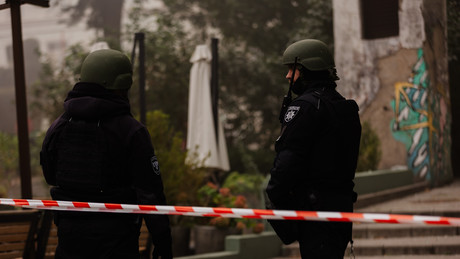 Schusswechsel in Kiew: Ukrainische Sicherheitsbeamte wegen Russisch-Sprechens im Visier