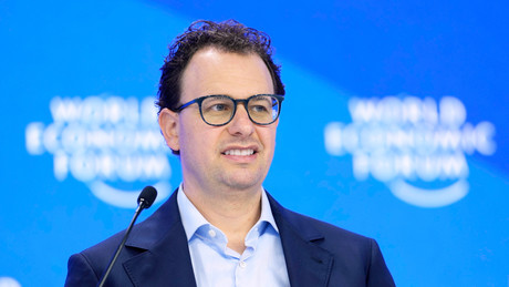 Koordination mit China nötig: Anthropic-Chef fordert KI-Bremse – Musk und Altman stimmen zu