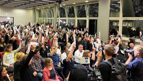 Berlin: Die Linke lädt zwei Wahlverlierer zu Sondierungsgesprächen