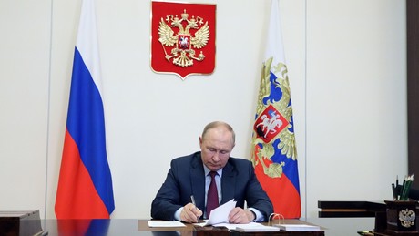 Liveticker Ukraine-Krieg : Putin erhöht Personalstärke der russischen Streitkräfte