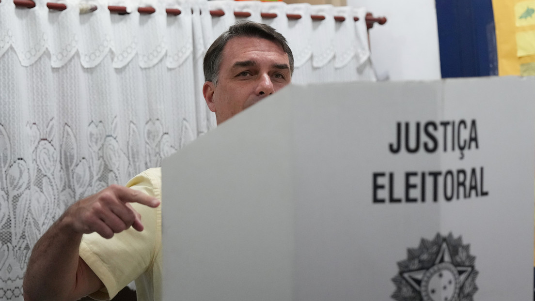 Angebliche Meta-Einmischung: Lula will vor Gericht Wahlausschluss für Bolsonaro erreichen