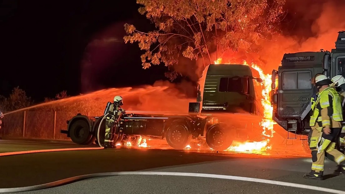 Bundeswehr-Lastwagen angezündet: Mutmaßliches Bekennerschreiben aufgetaucht