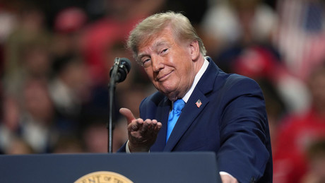 Streit um Zeitumstellung: Trump veröffentlicht Telefonnummer von Senator