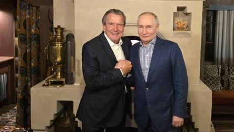 Wahnsinns-Ticker – "Schande!" Ukraine-Versteher empört über Schröders Geburtstagsbesuch in Moskau