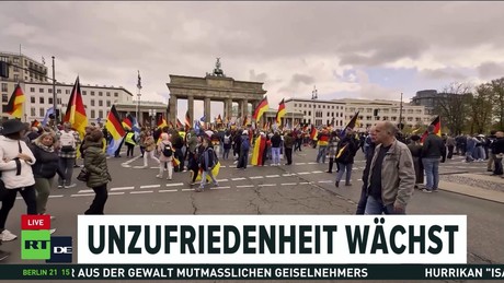 "Merz muss weg" – Protest in Berlin gegen Bundesregierung und für Frieden