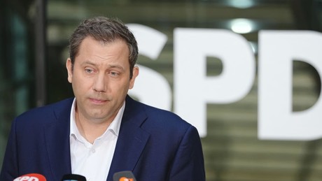 Regierungskrise: Lars Klingbeil kündigt Neuwahl der kompletten SPD-Spitze an