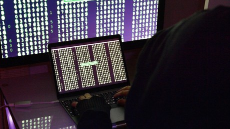Russische Banken im Visier: Finanzinstitute werden zum Hauptziel massiver DDoS-Angriffe