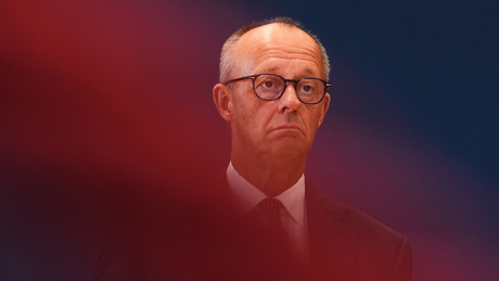 Russischer Diplomat: Deutsche müssen sich gedulden, während Merz Geopolitik spielt
