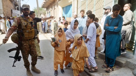 Dutzende Tote bei Schuleinsturz in Pakistan